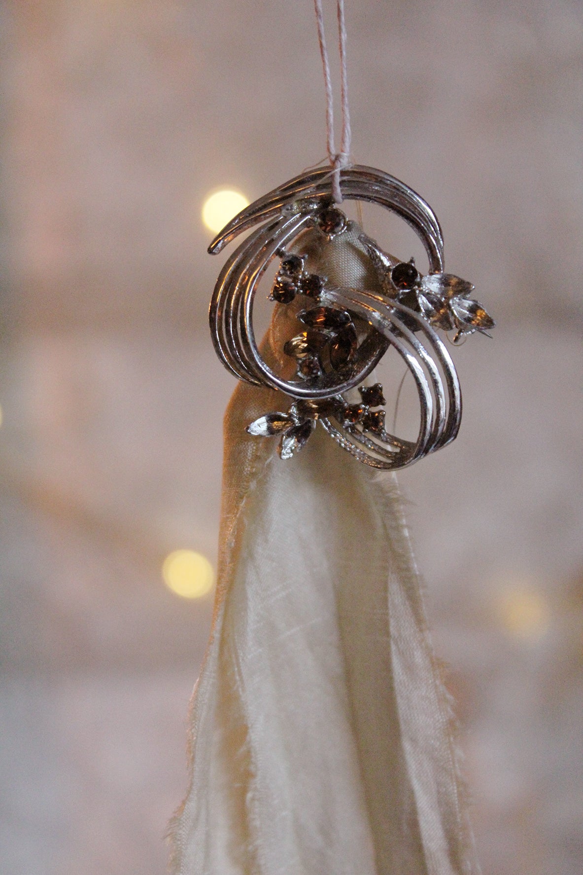 Armoire Brooch Decoration - Warm Gold - 1
