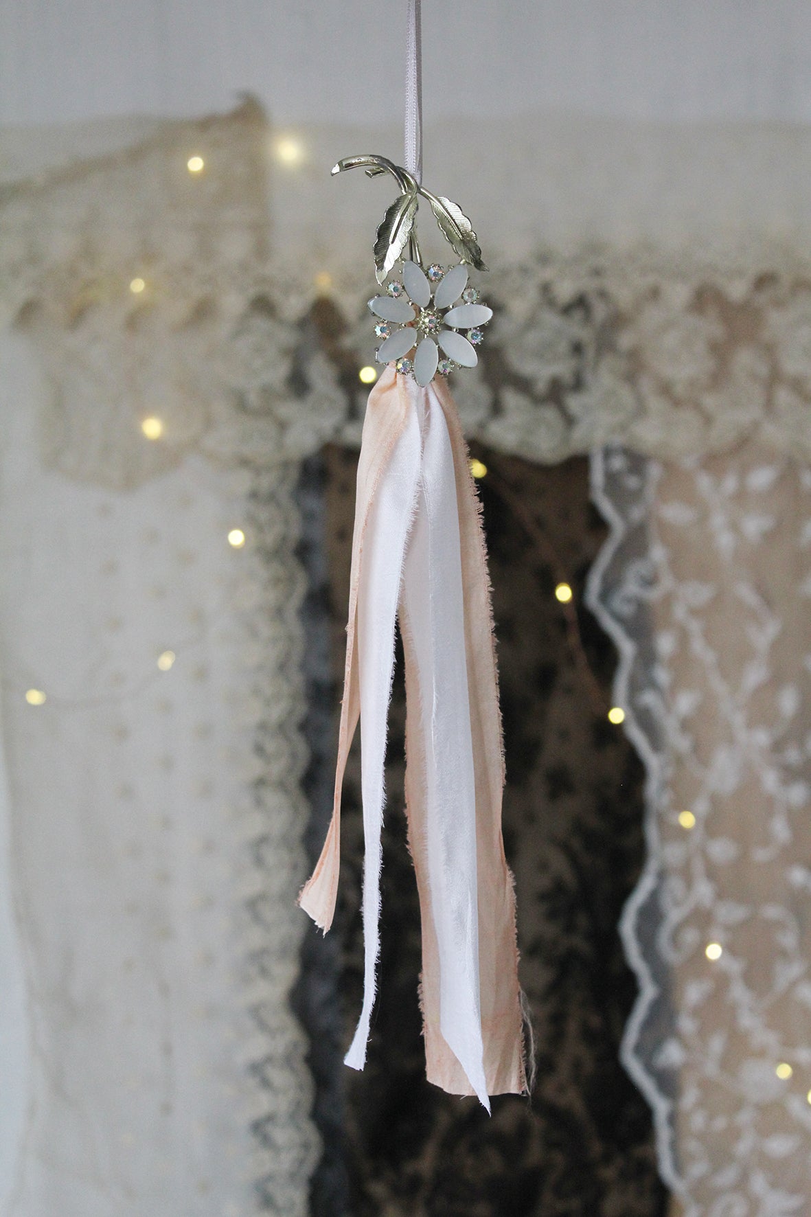 Armoire Brooch Decoration - Serenity - 5