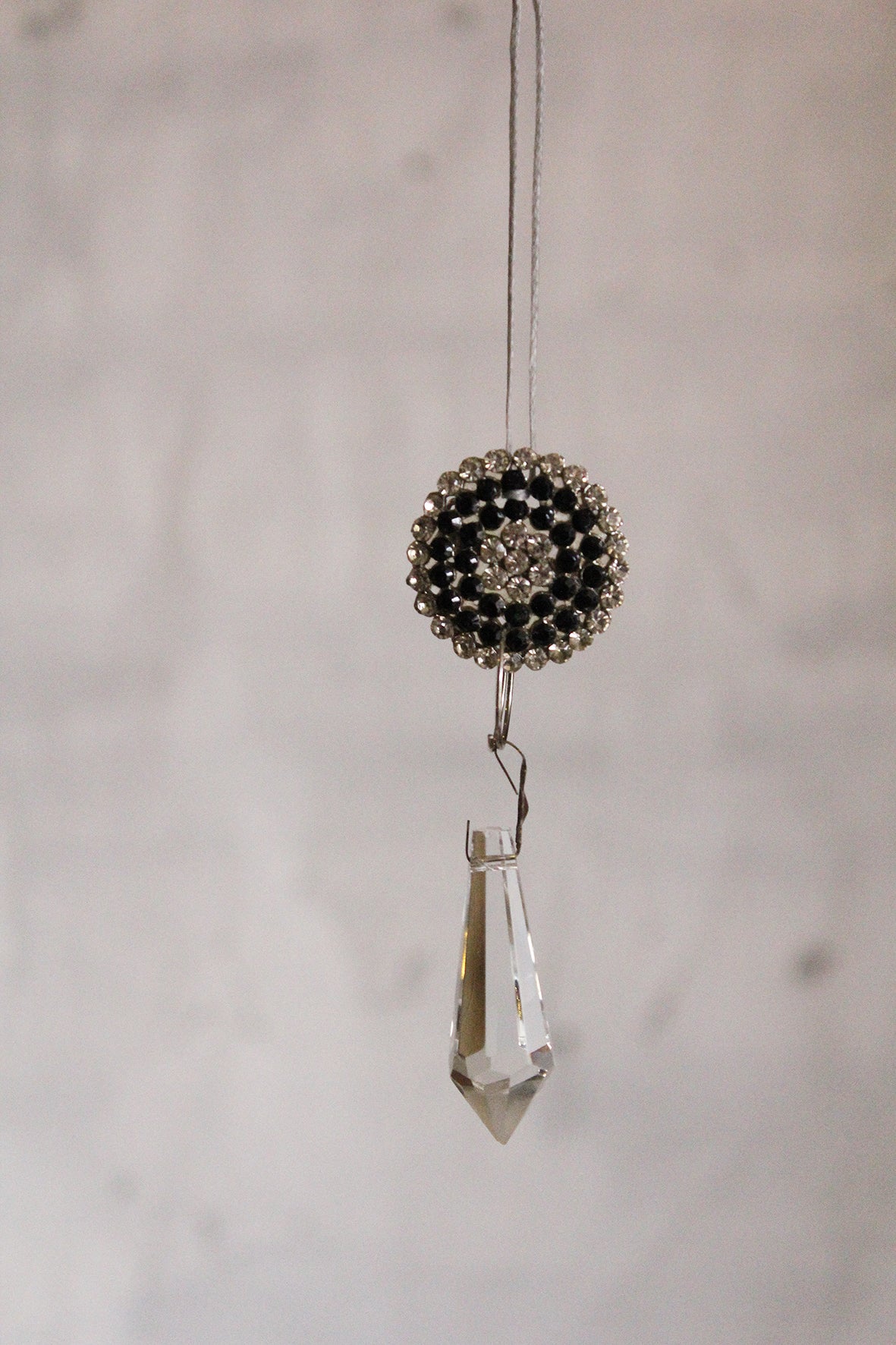 Armoire Brooch Decoration - Quiet Light - 2