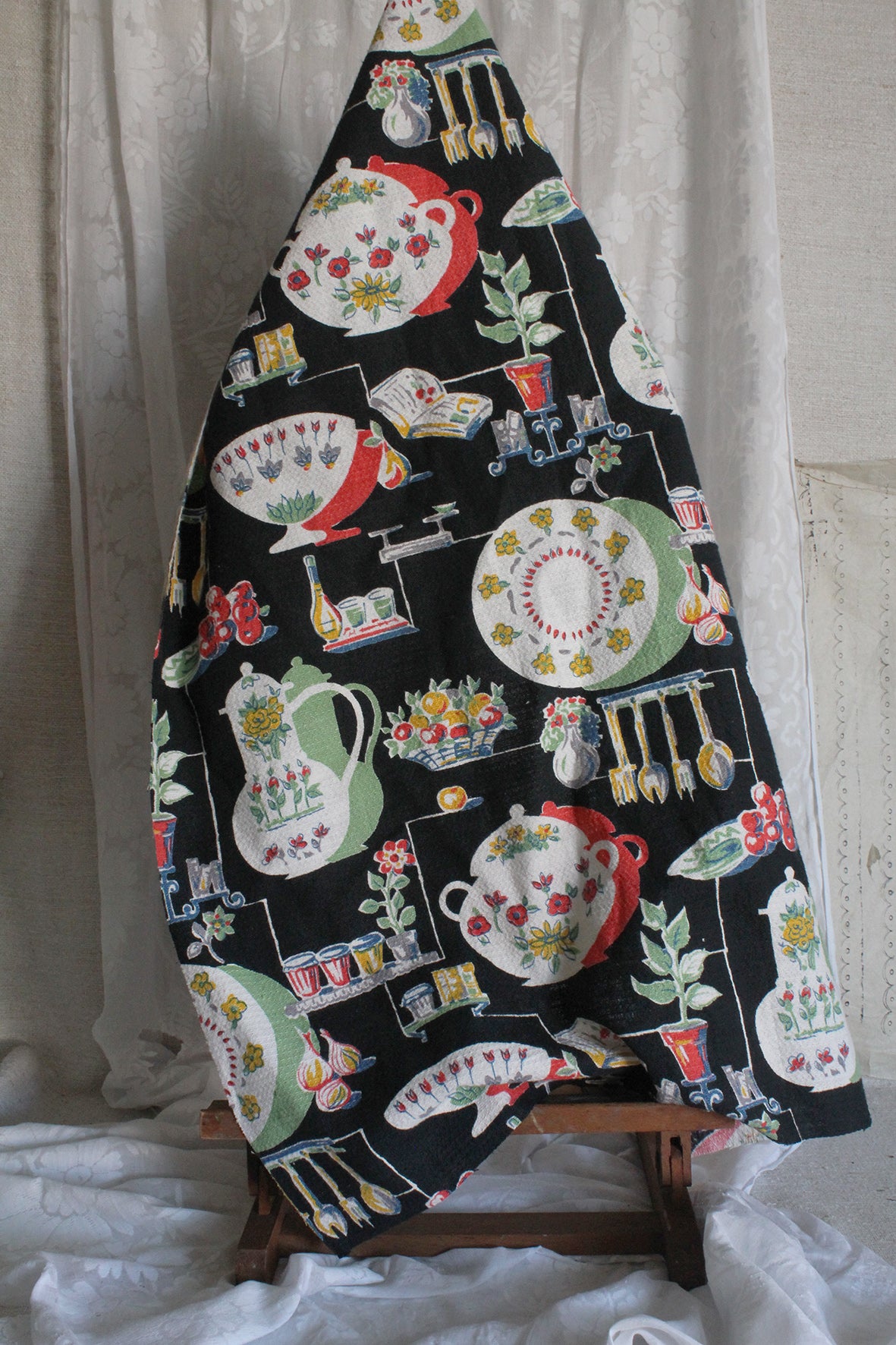 Early Fifties Conversational Cotton - Floral Kitchen