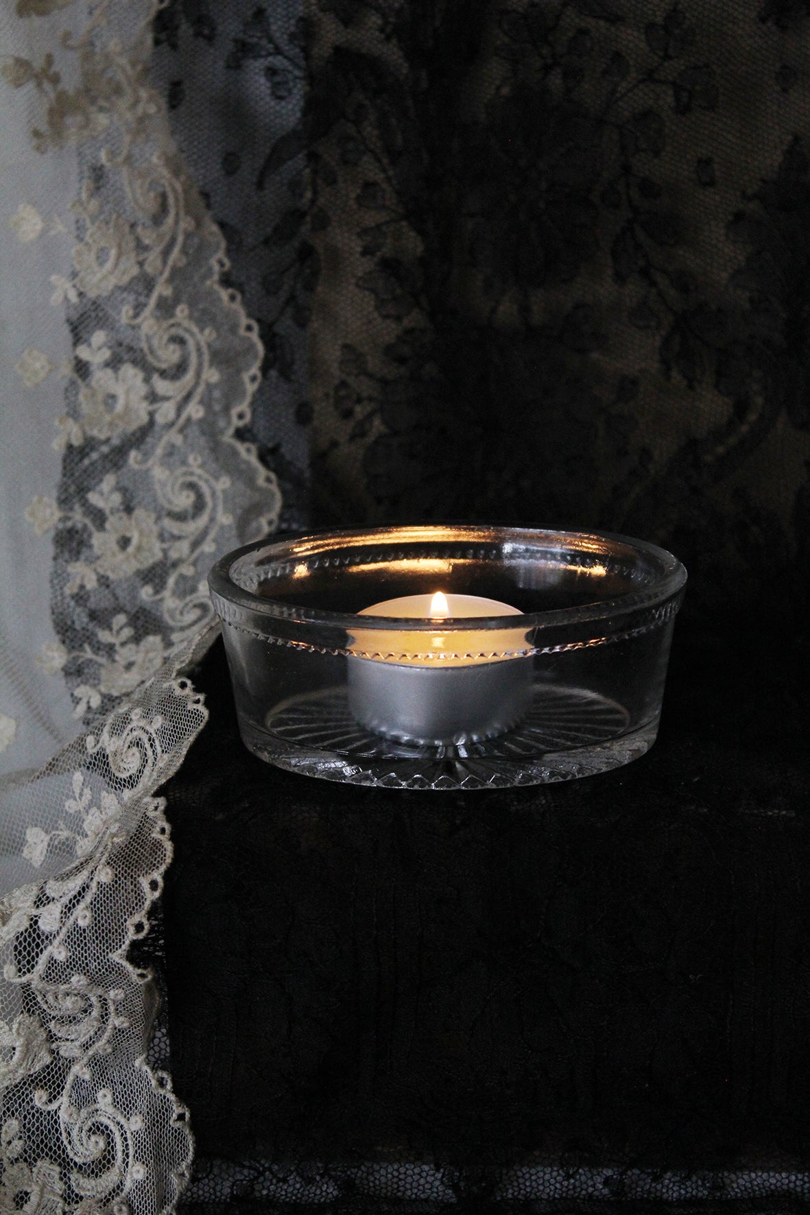 Decorative Glass Dish with Tea light (No.1)