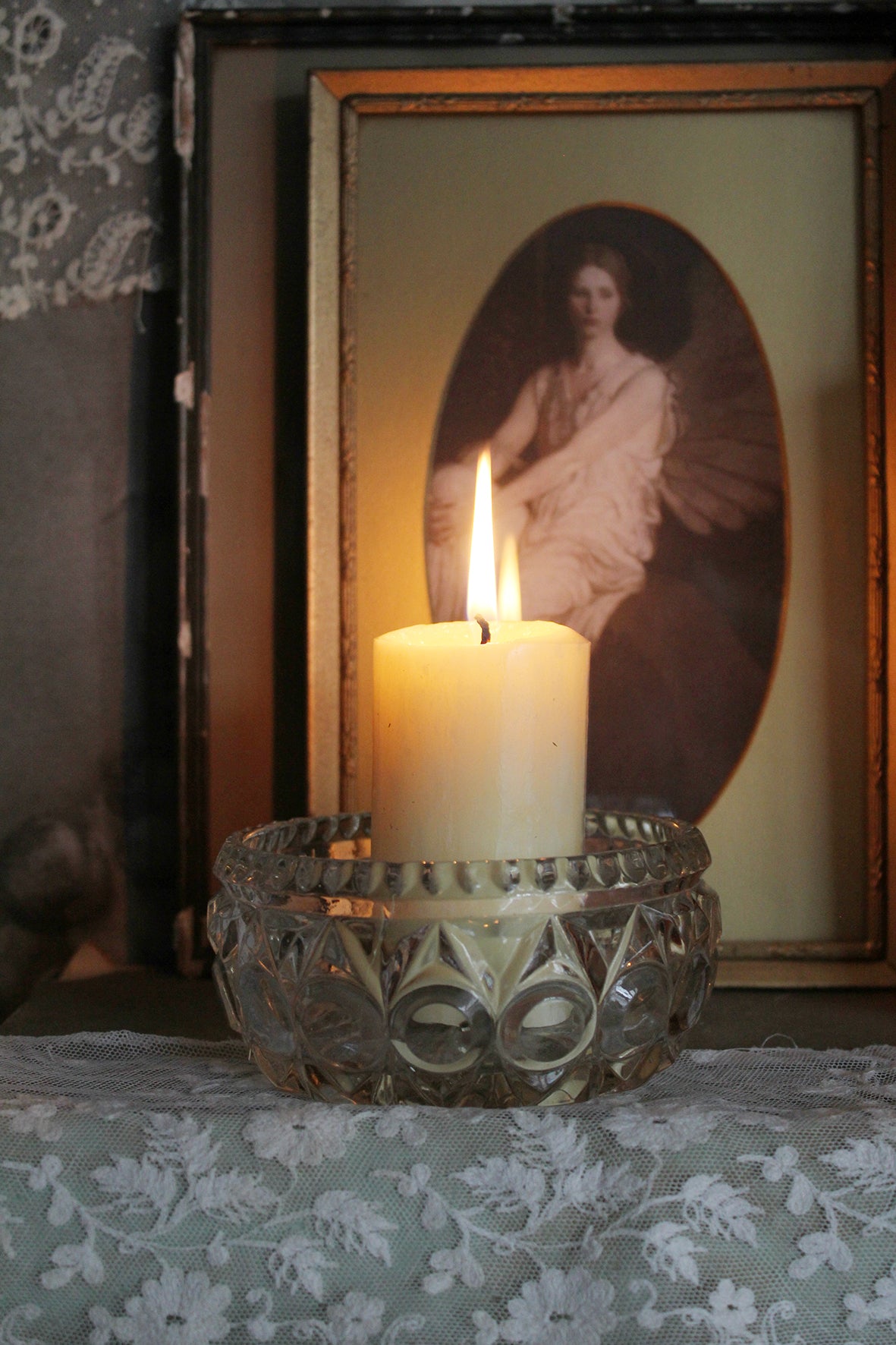 Decorative Cut Glass Dish (No.8)