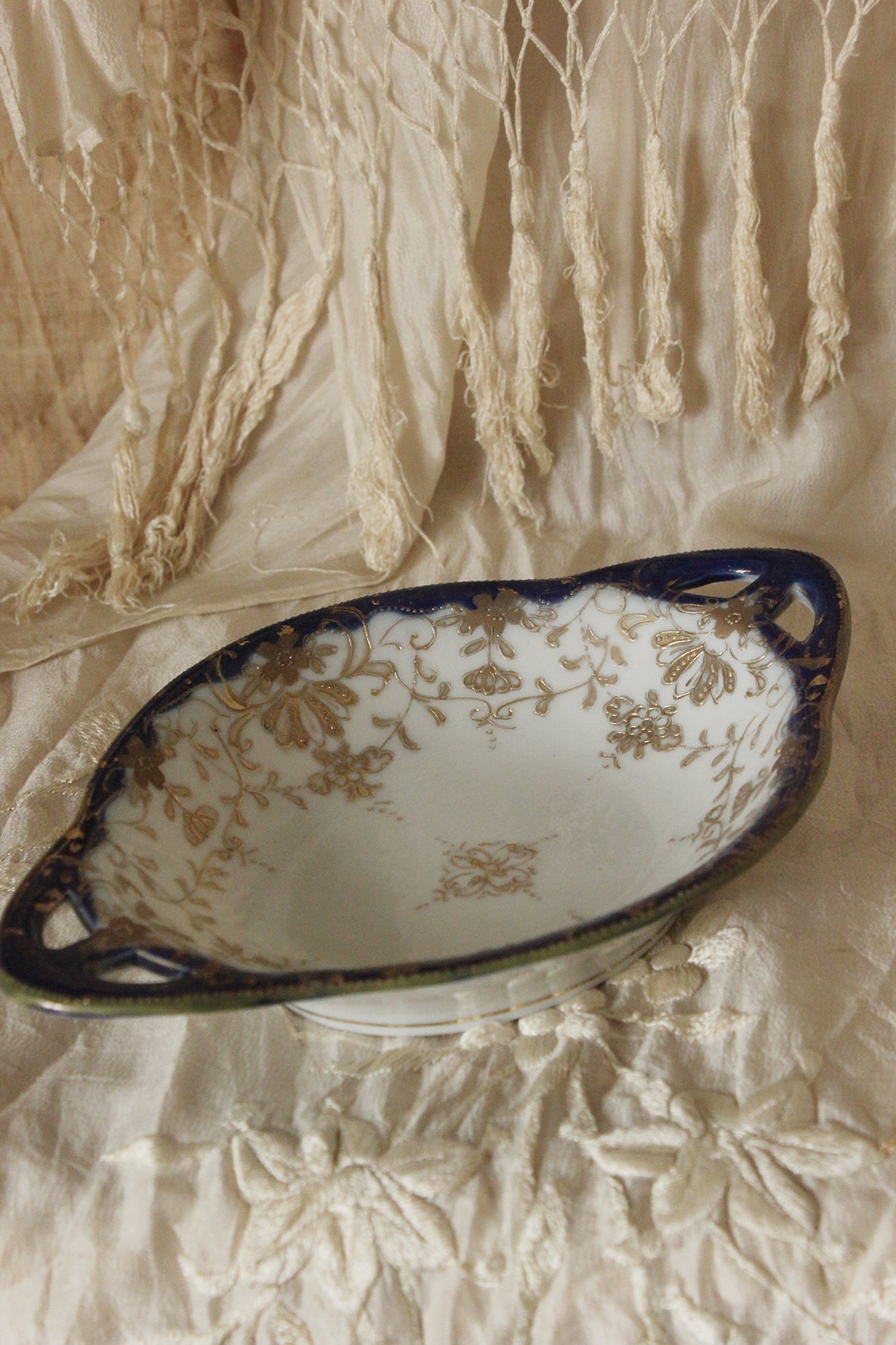Beautiful Victorian Holmes Dish