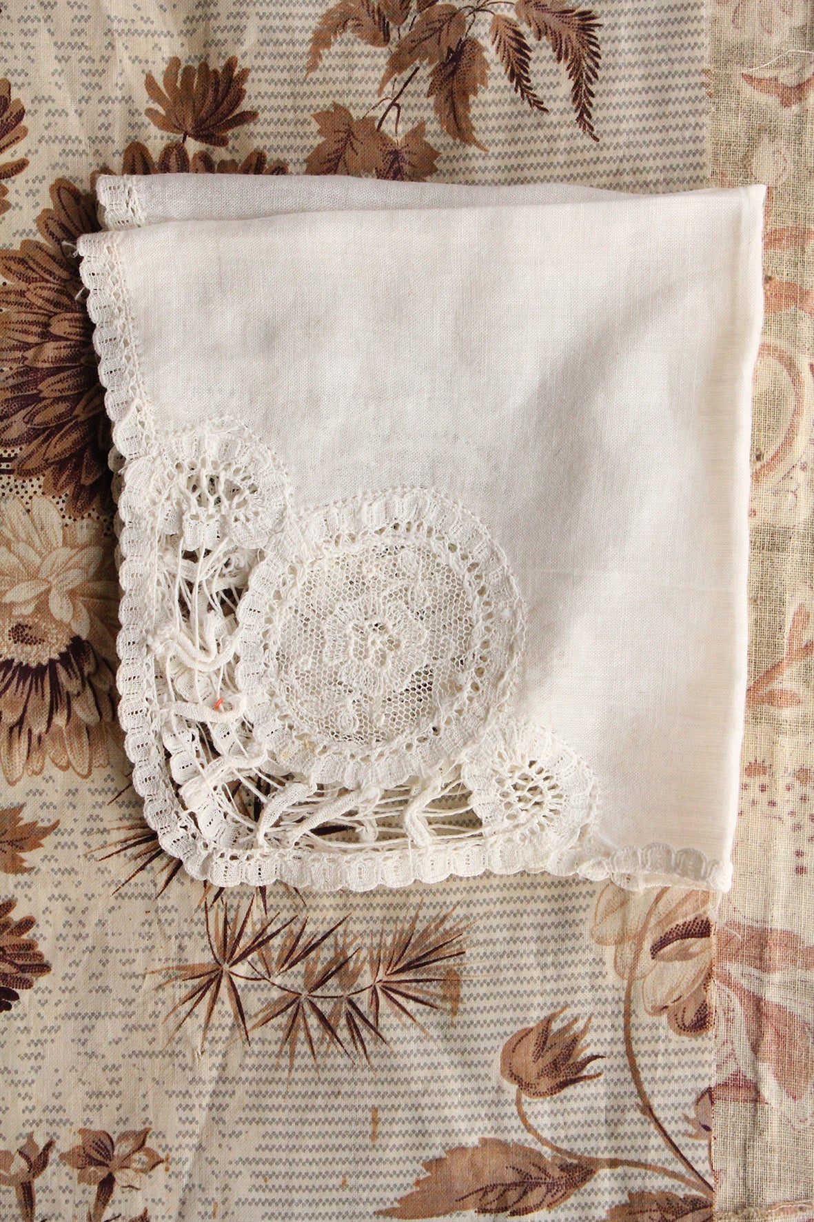 Delicate Floral Cameo Lace Handkerchief