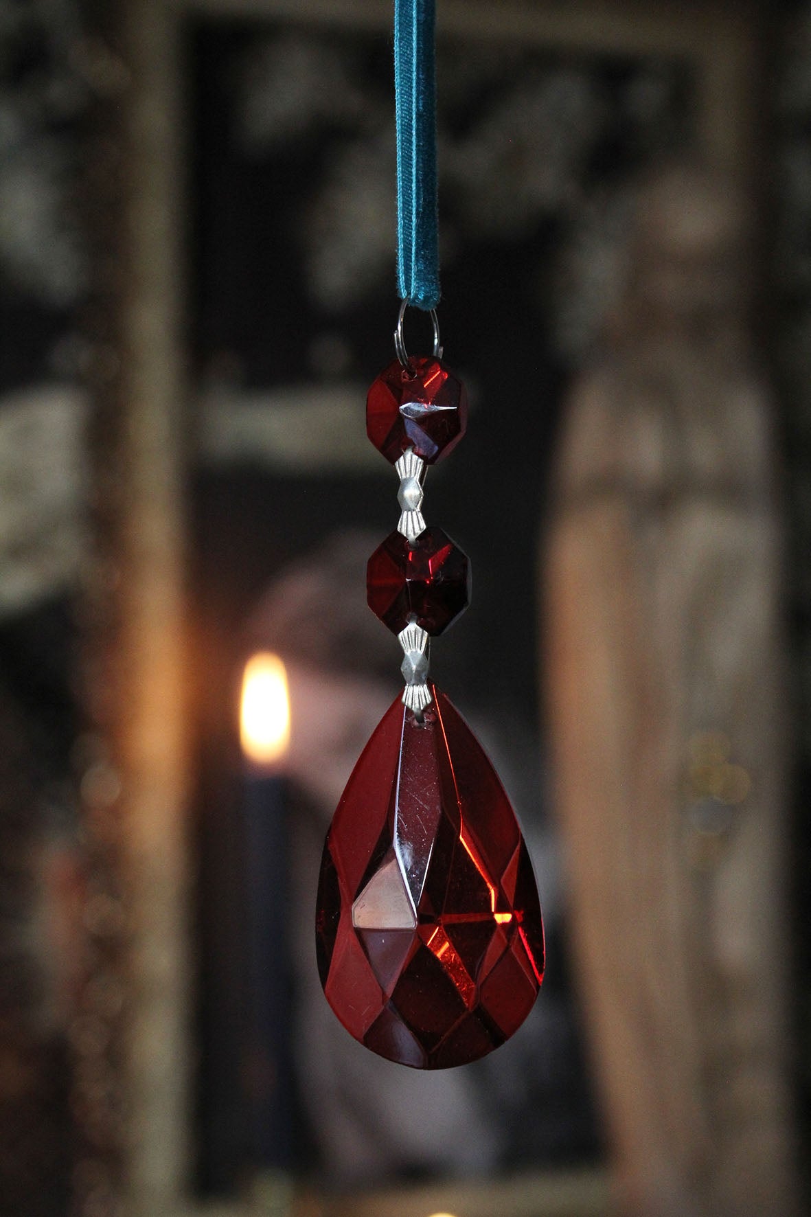 Chandelier Drop Decoration - Resting Hour - Red