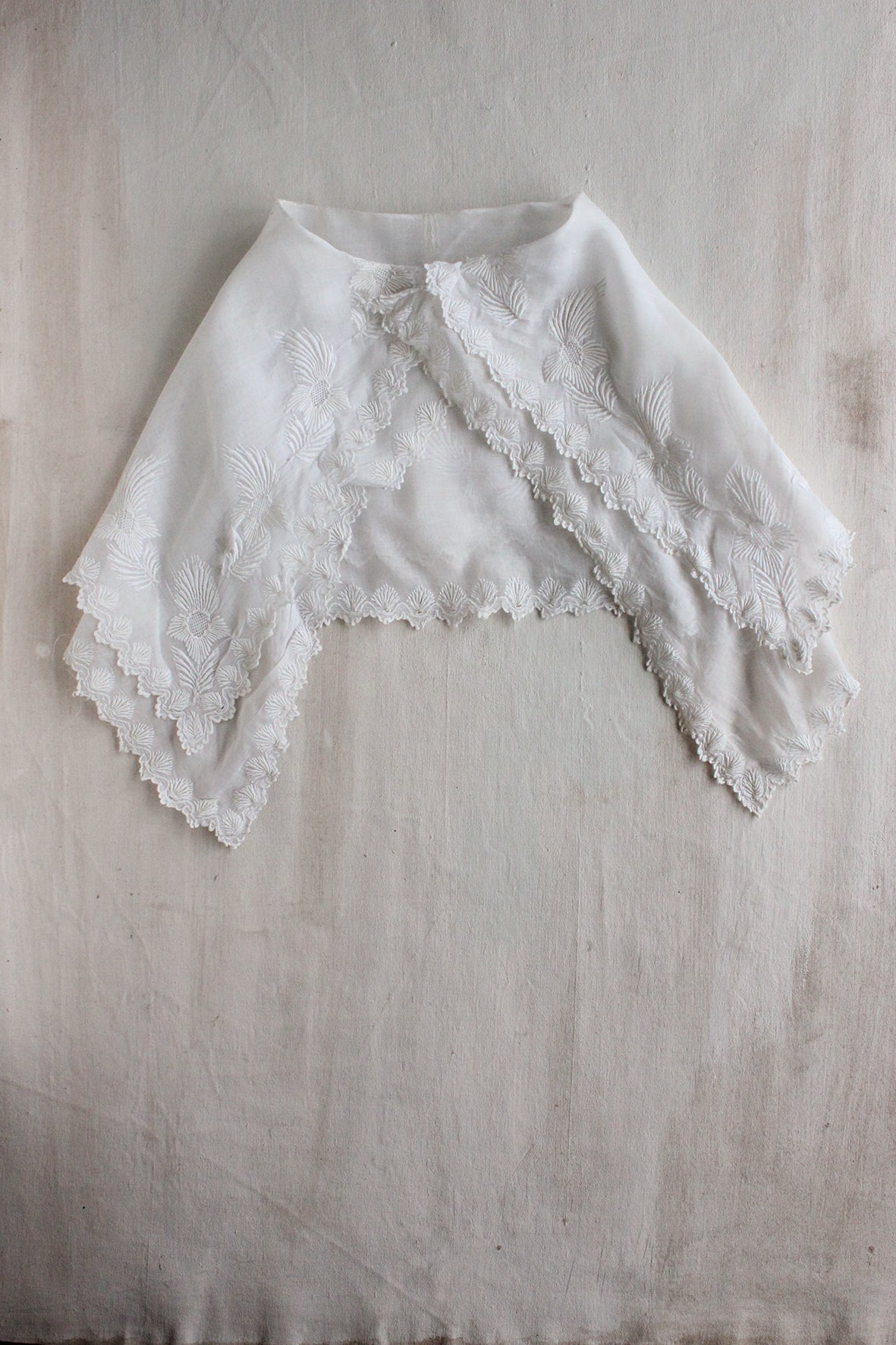 Reclaimed Antique Embroidered Cotton Lawn Lace Dress Collar - Floral