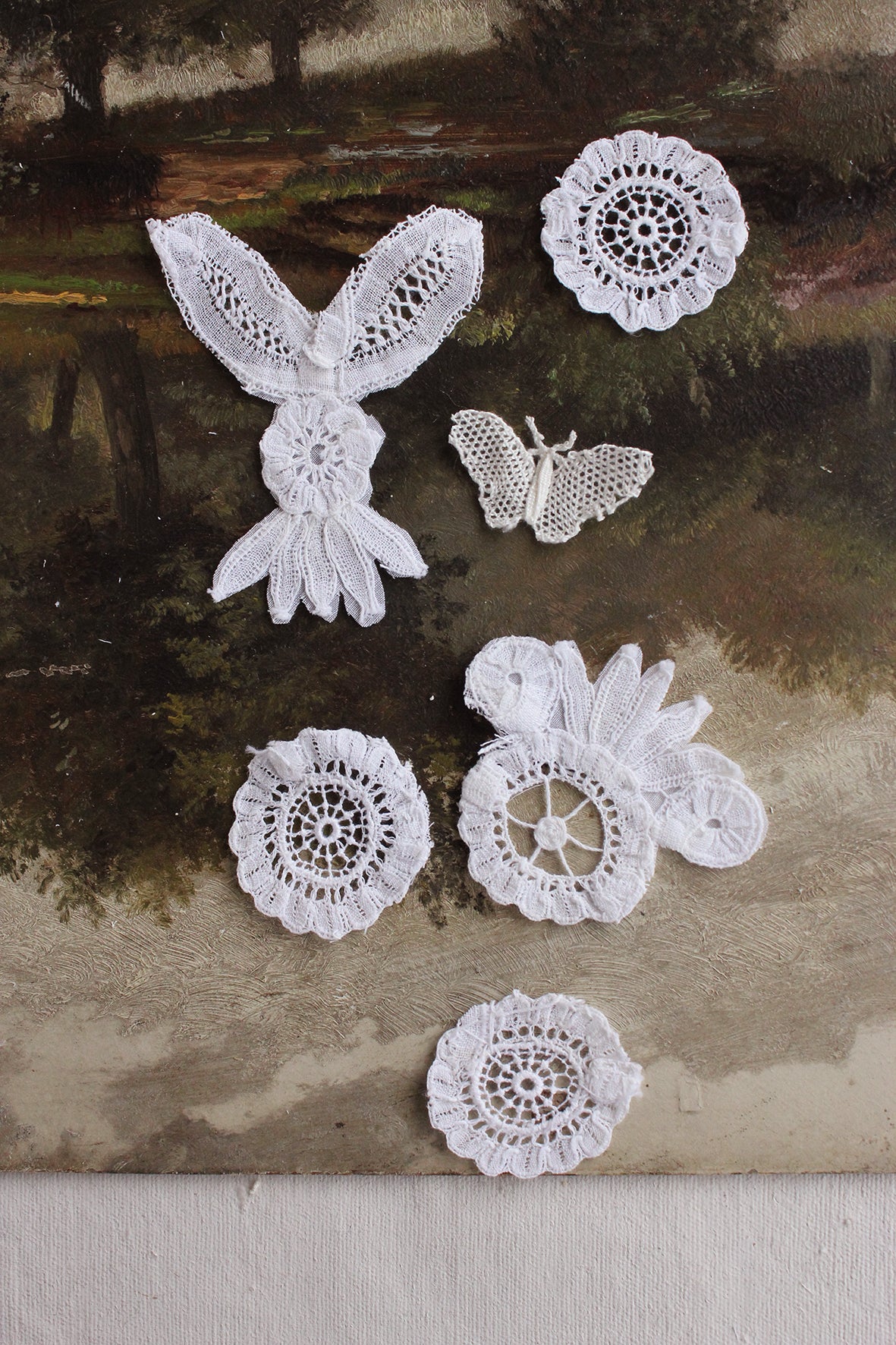 Antique Decoratives - collection r