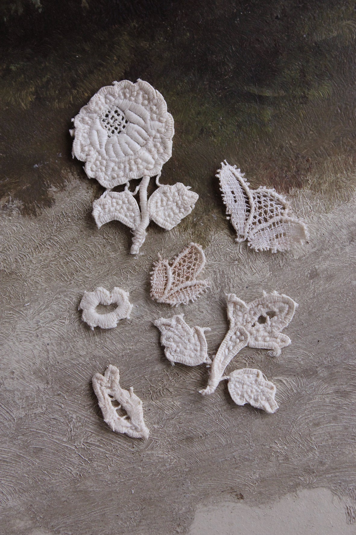 Antique Decoratives - collection t