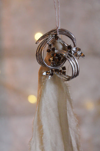 Armoire Brooch Decoration - Warm Gold - 1