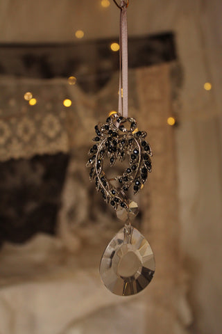 Armoire Brooch Decoration - Serenity - 2