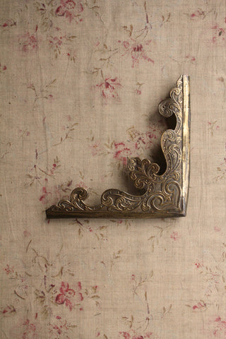 Old Cast/Etched Brass Corner - No.2