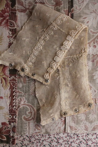 Old Bones Lace Collar