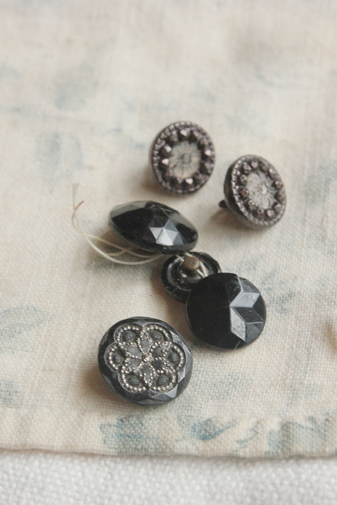 Beautiful Old Varied Jet & Glass Buttons – The Linen Garden