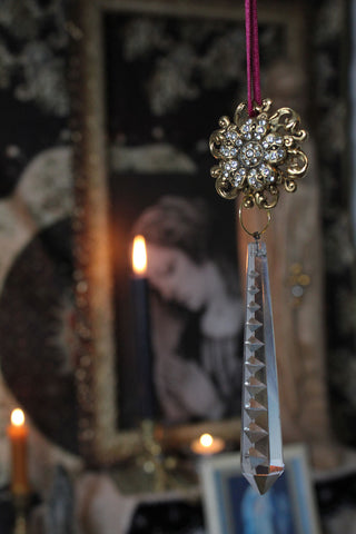 Brooch & Chandelier Drop Decoration - Resting Hour - 1