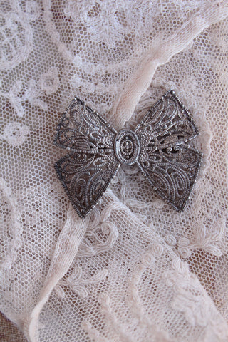 Old Lattice Bow Brooch