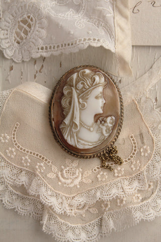 Beautiful Old Cameo