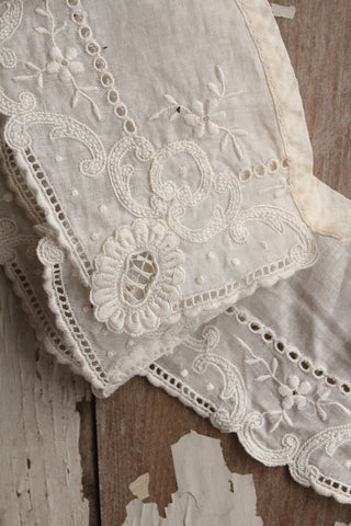 Exquisite Broderie Collar