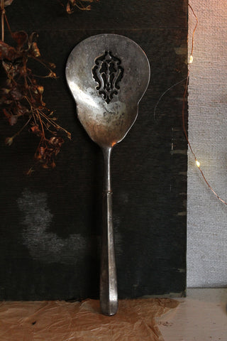 Old Cutlery - M