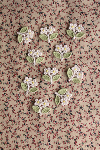 Machine Embroidered Daisies