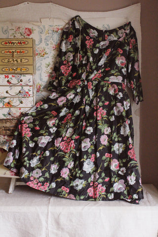 Beautiful Vintage Dress - Dark Floral