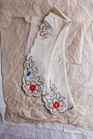 Old Thirties Hand Embroidered Collar