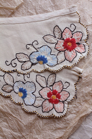 Old Thirties Hand Embroidered Collar