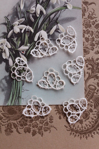 Small Vintage Looped Florettes
