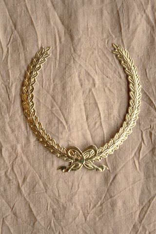 Vintage French Greetings Applique - Open Wreath With Bow