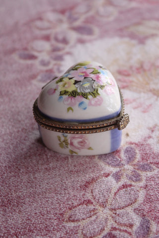 Vintage Floral Heart Pill Box