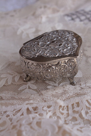 Sweetheart Trinket Legged Pot