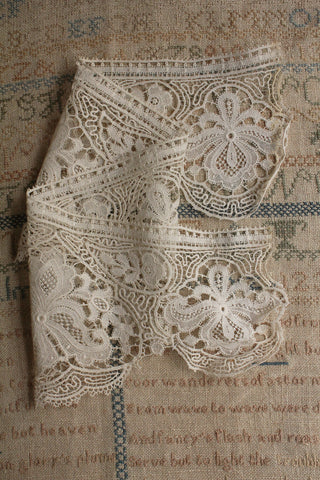 Reclaimed Deep Scalloped Floral Lace