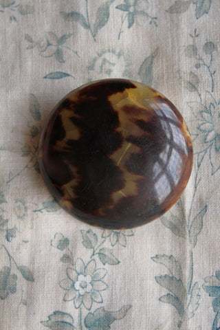 Very Large Tortoiseshell Effect Button