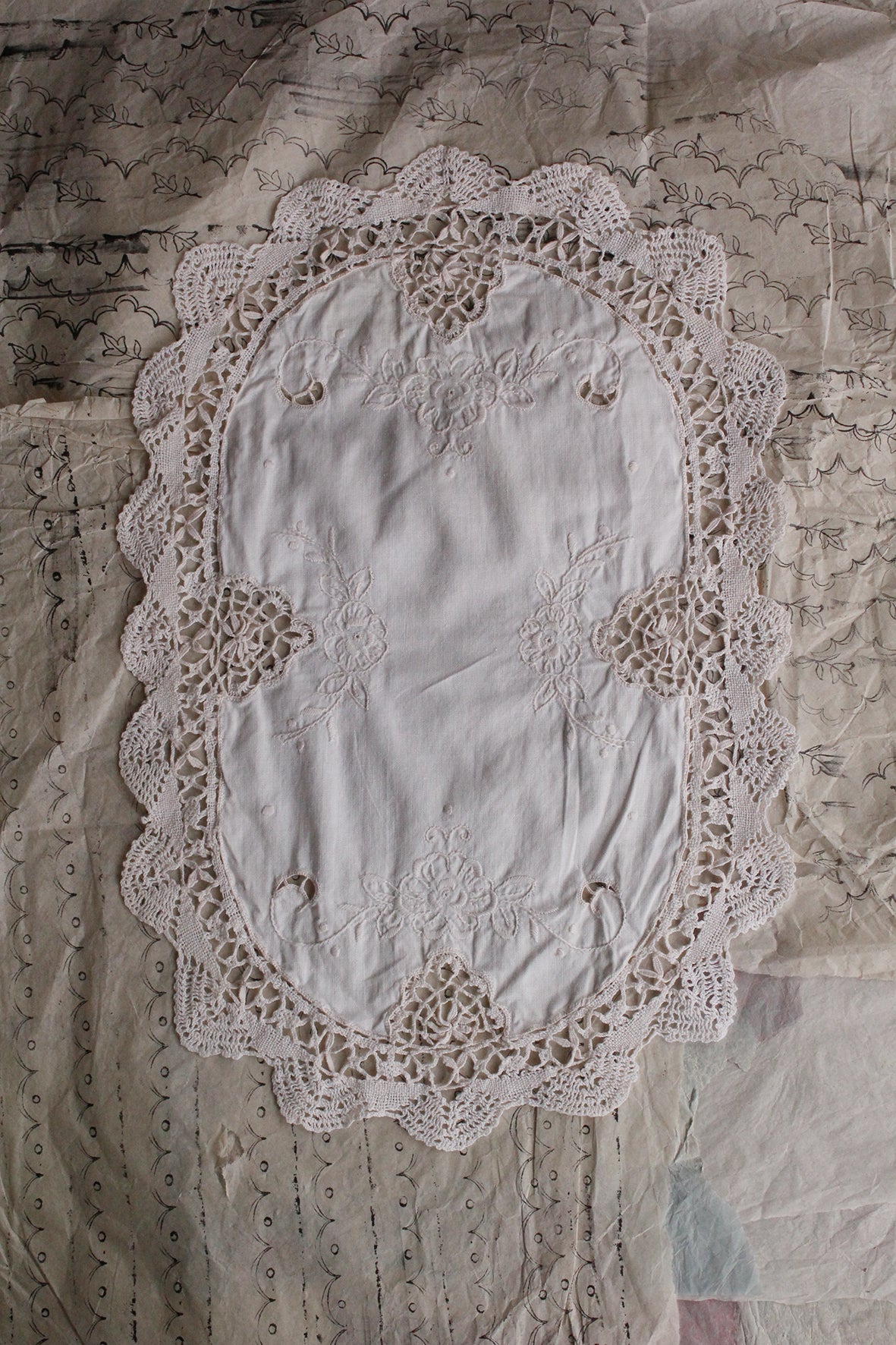 Old Hand Embroidered & Hand Made Lace Table Mat