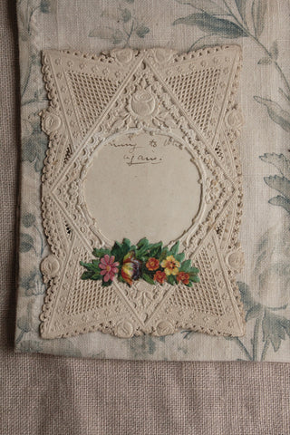 Paper Lace & Embossed Frame - Fold
