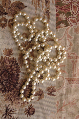 Vintage Faux Pearl Glass Necklace