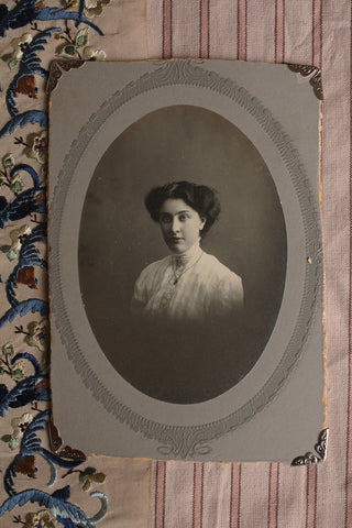 Old Parlour Photograph - Madda
