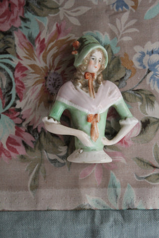 Old Pin Doll - Lady & Bonnet