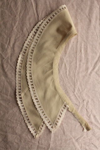 Detailed Pistachio Silk Collar