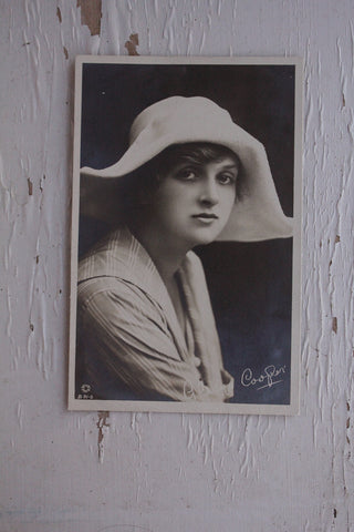 Old Collectable Postcard - Miss Cooper