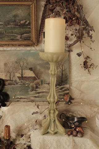 Elegant Vintage Resin Candle Holder