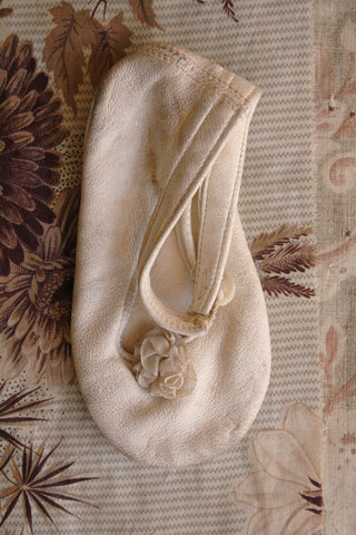 Single Child's Leather Shoe with Rosette