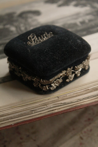 A Precious Velvet Stud Box