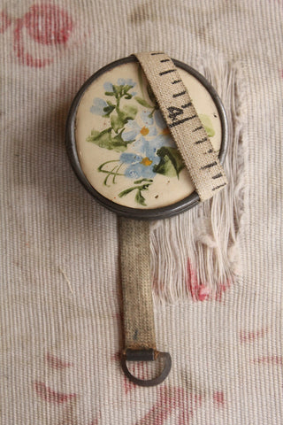Retractable Measuring Tape
