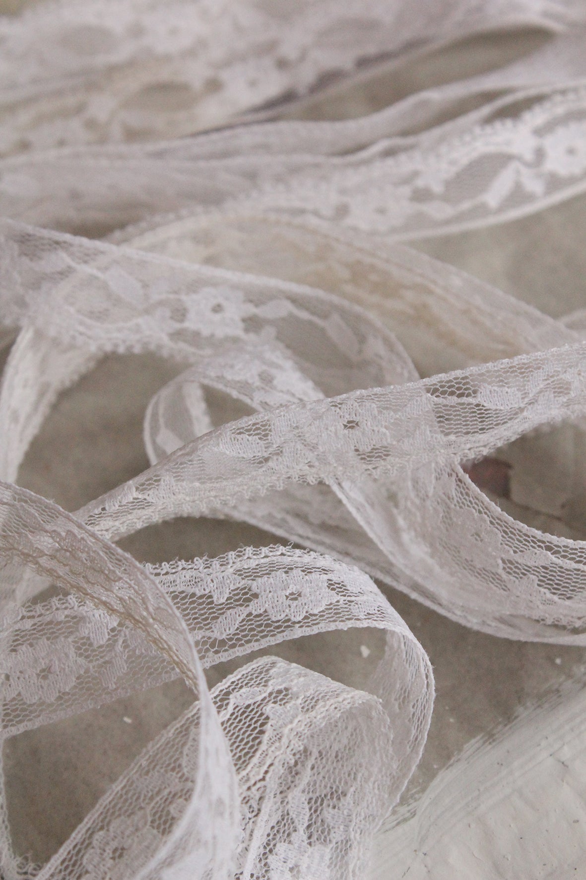 Length of narrow vintage floral lace