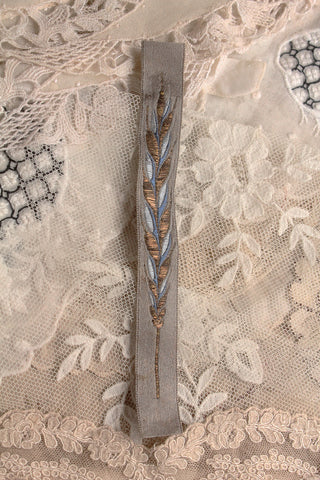 Exquisite Ribbon Panel - Wheat