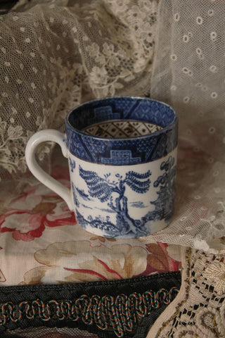 Sweet Little Chocolate Cup - Willow Pattern