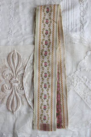 Vintage Furnishing Woven Panel - Ditsy Garland
